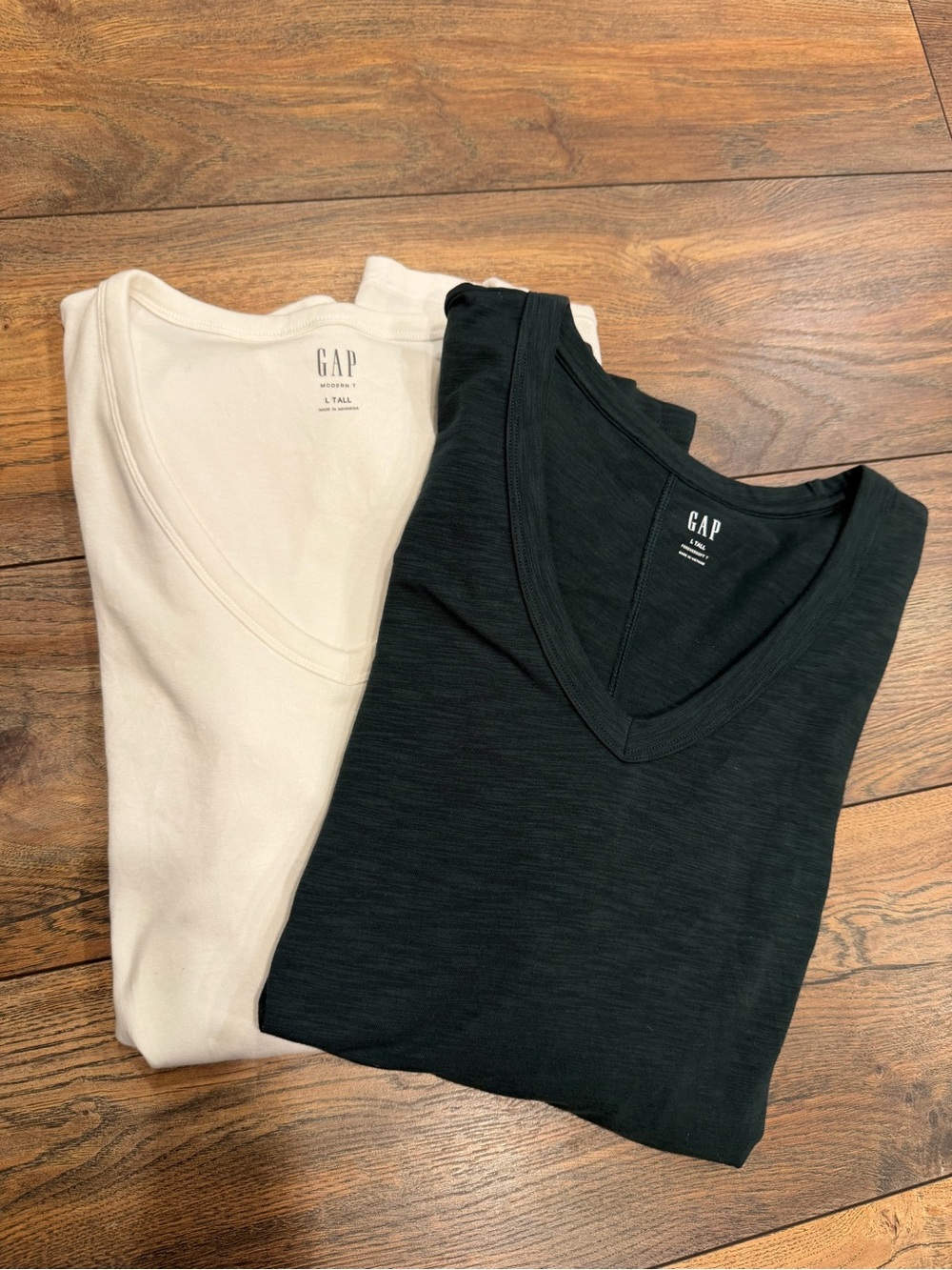 Gap Modern T & ForeverSoft T-Shirt Bundle | Large Tall | Hunter Green & White